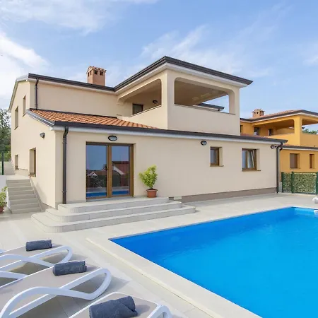 Holiday home Modern Holiday In With Pool Porec