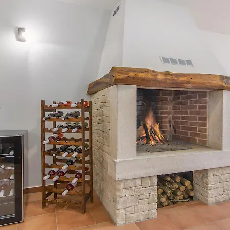 Modern Holiday In With Pool Holiday home Porec